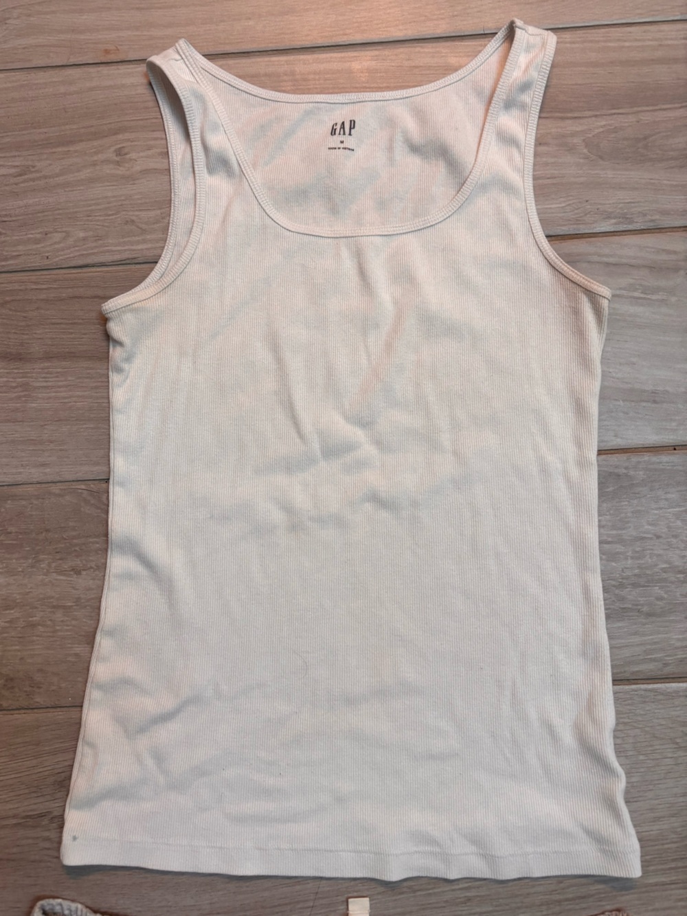 ✨ Gap Tank + Loft Shorts Bundle Set | Size Medium | Super Soft | EUC ✨ - Picture 6 of 9